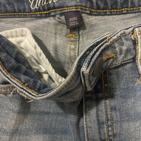 Universal Thread - Picture 3 of 3